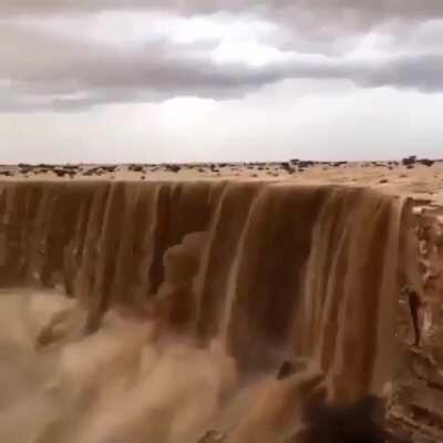 🔥 Sandfall in Saudi Arabia is dope af