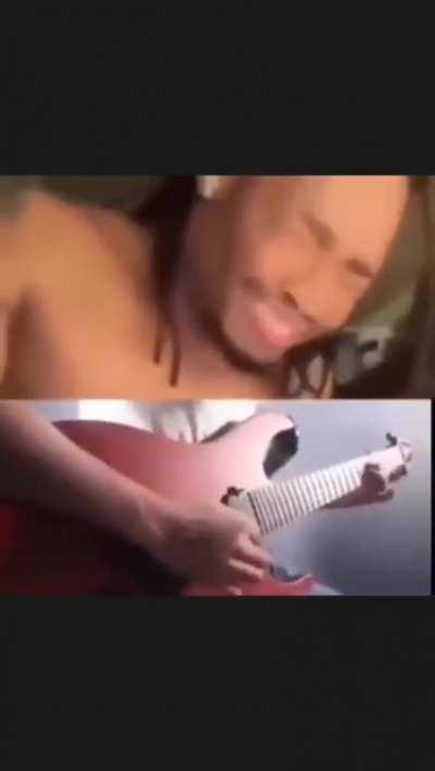 solo de guitarra brabo kkkkkkkkkk