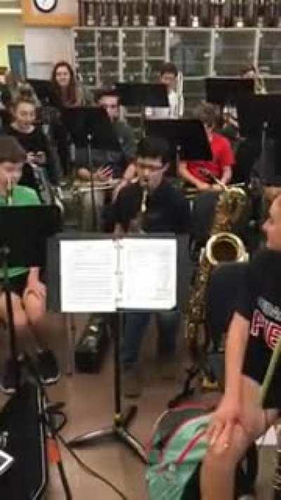 Kid nailing flight of the bumblebee on saxophone