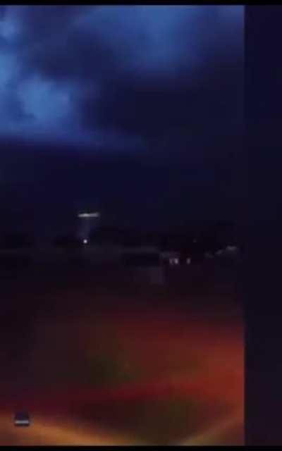 Aussie witnesses green glow in the sky