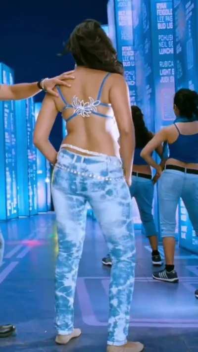 Anushka Shetty bouncing hard her boobs 