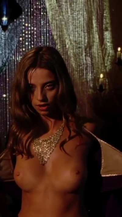 Angela Sarafyan