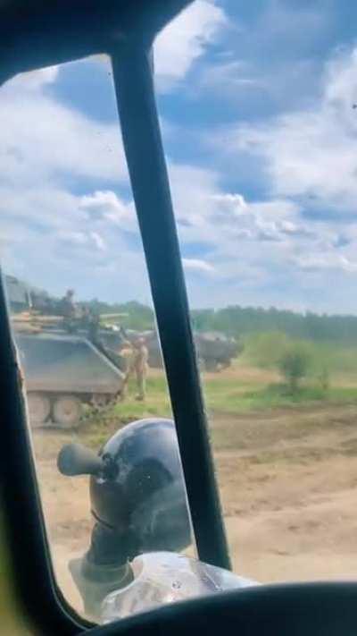 Massive invasion of the old Dutch YPR-765 armored personnel carriers on the frontlines!