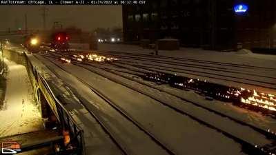 Small fires are lit on railway tracks in Chicago so that they don’t freeze. This method is routinely used to avoid the disruption of train services during the cold winter months