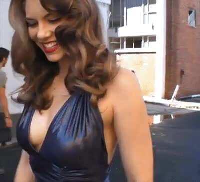 Lauren Cohan Cleavage Walk