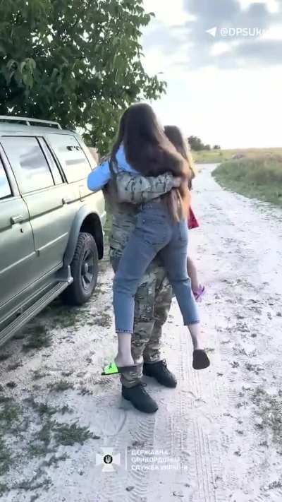  Border guard returned home from the frontlines.