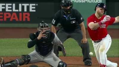 Highlight] Ozzie Albies' bases-clearing double gives the Braves a 5-1 lead  over the Rockies. : r/baseball