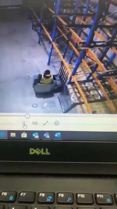 WCGW trying to use the new ride on pallet jack