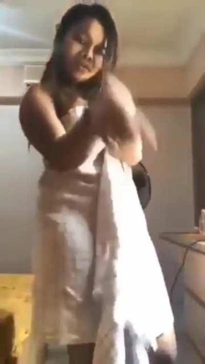 Towel reveal dance to aashiq banaya 😉