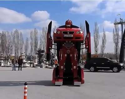 Turkish engineering company Letrons made a real life Transformer