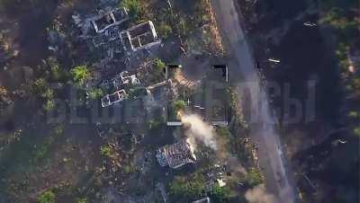 Ukrainian tank takes a hit on the northern outskirts of the village, Urozhaine - July 2024