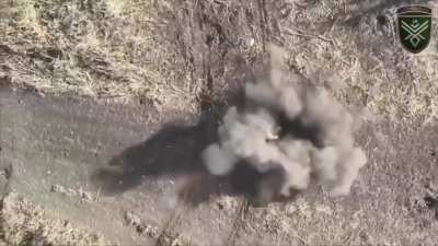 Ukrainian drone operators of the 68th OEBr destroy 2 occupiers using dropped munitions. 