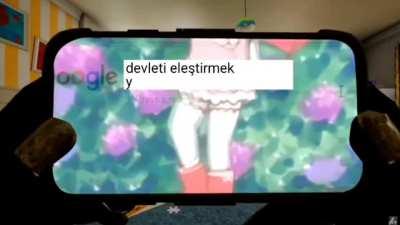 arkadaşımın gümrüğü eleştirip mahkemeye çıkması üzerine...