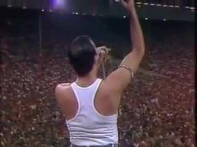 Freddie Mercury doing a vocal warmup with 70k people in his hands...