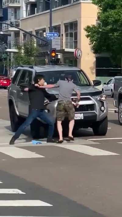 Asian guy apologizes after knocking out a white guy in a street fight