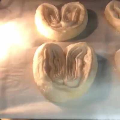 Time-lapse of pastry rising