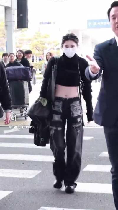 Han Sohee midriff