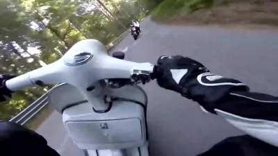 Vespa vs Suzuki GSXR-1000