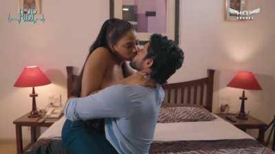 Ruks Khandagale , Zohra Mughal HOT Nude Boobs Threesome Kissing Sex Scene In The Interview Hotshots