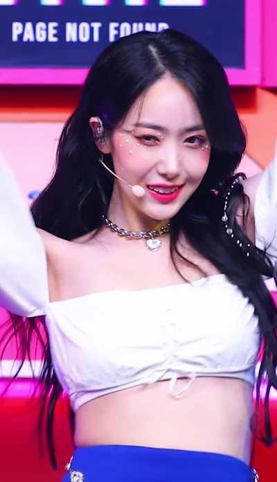 VIVIZ - Sinb's underboob (facecam ver.)