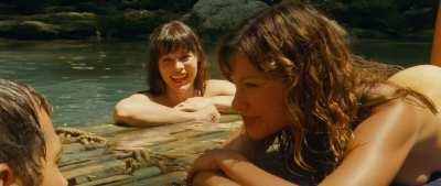 Milla Jovovich and Kiele Sanchez - A Perfect Getaway (2009)