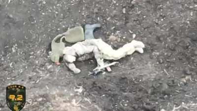 Russian soldier commits a suicide after being bombed by a UA drone and severely injured. Bakhmut, May.