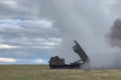 Ukrainian M270 MLRS firings toward Russian positions (2022)