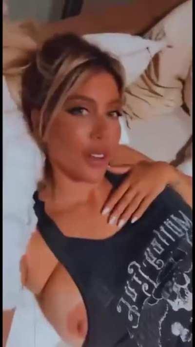 Model ve menajer Wanda Nara (fÄ±rlayan meme iÃ§erir) leak