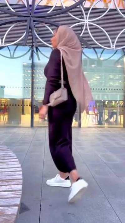 Hijabi asking to get fucked