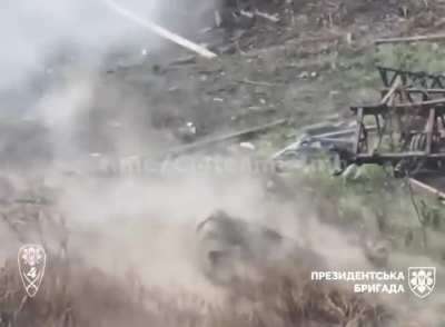 4 Mechanized Batalion drone team of Separate Presedential Brigade performs a direct hit on running russian soldier by a drone drop