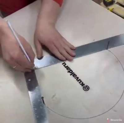 Drawing a circle with a right angle. OP: u/Tattoomyvagina