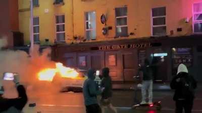 Garda (Police) vehicle set alight in Dublin riots last night 23/11/23