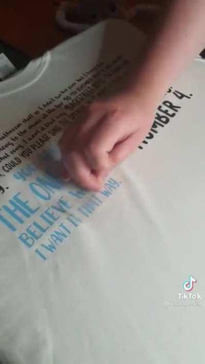 just wanted to share this tiktok I came across. an iconic t-shirt on the iconic scene