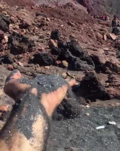 🔥 This Glitter Sand Beach In Iran