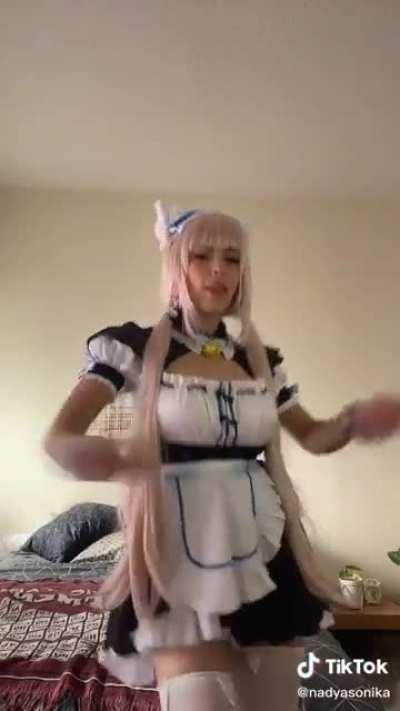 Nadyasonika Sexy Maid