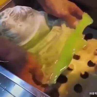 This is how they make fake cabbage in Japan which is usually displayed in the windows of restaurants so you know what you're going to eat