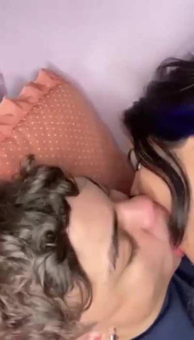 Stefanny Ribeiro tongue sucking for boyfriend 