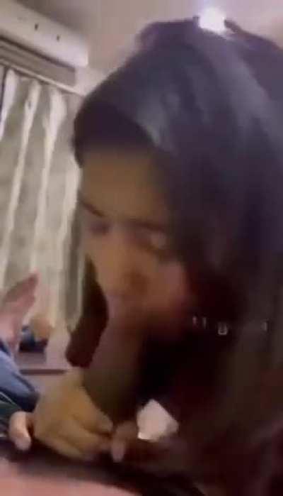 Indian girl sucking cock 