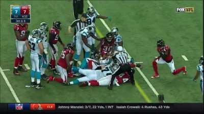 [Highlight] Cam Newton plows through the entire falcons Defense en route to the only loss in the panthers 15-1 season.