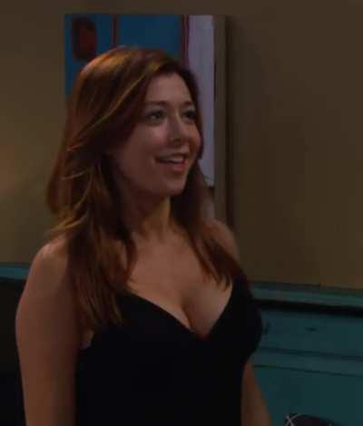 Alyson Hannigan is so pretty