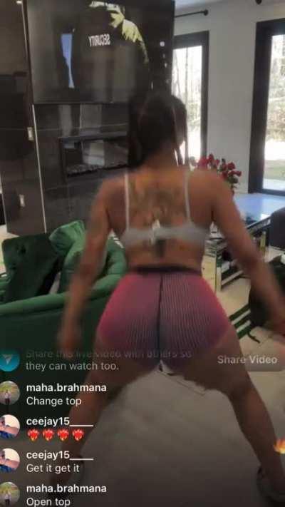 Mizz Twerksum IG LIVE