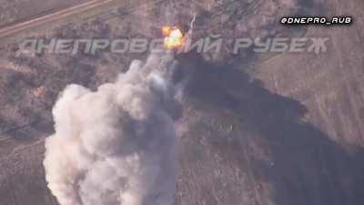 Lancet destroys a Ukrainian tank in a treeline near Tokarivka (Kherson region), 30.01.2024