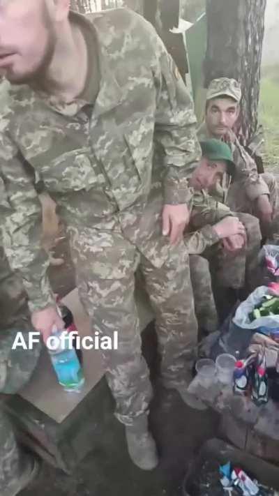 Lunch is served for a Ukrainian squad in the field.