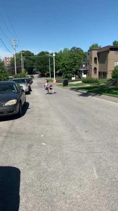 Today my ex picked up a few things he left in my apartment, including his “gaming chair.” Fortunately the fact that he had to park all the way down the street wasn’t an issue on the way out.