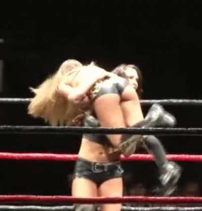 Zelina Vega (as Rosita) easily carried by Victoria