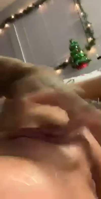 Finger fucking her pussy 💦