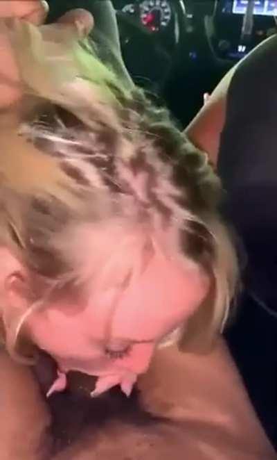 White girl does a face time with her bf while sucking bbc