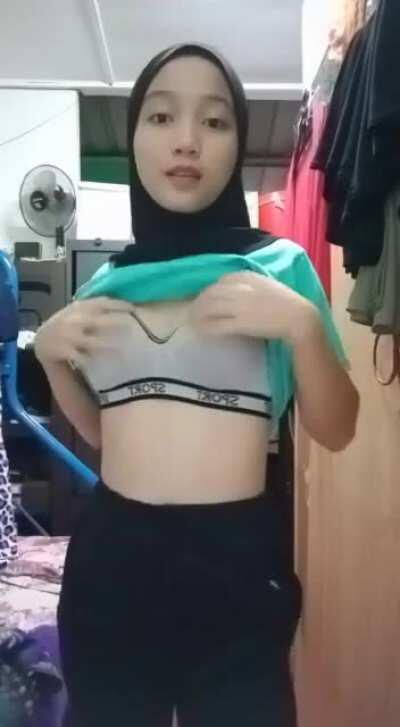 🔥 Barely legal.. : DesiPicsVids [REDD.TUBE]
