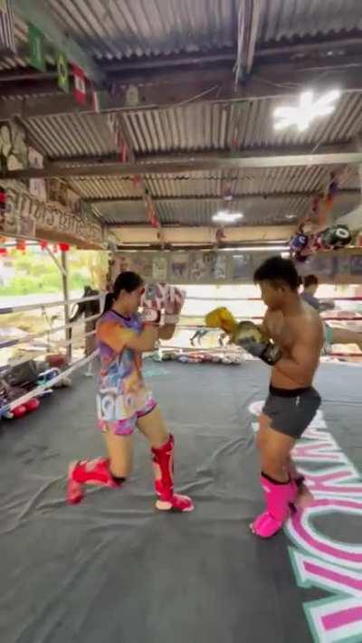 Rodtang sparring with his wife. The best way to settle family dispute