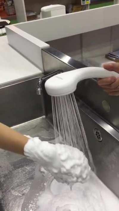 Japanese shower head that covers you in soap foam